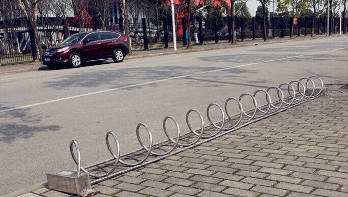 市政街道安装自行车停车架更为安全、便捷及有效