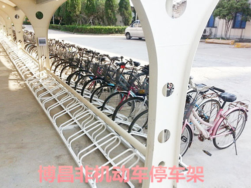 广西碳素钢卡位式自行车停车架使用案例