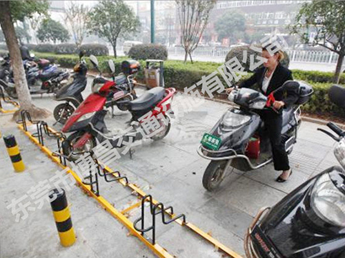 湖南长沙县市政部门-卡位式停车架